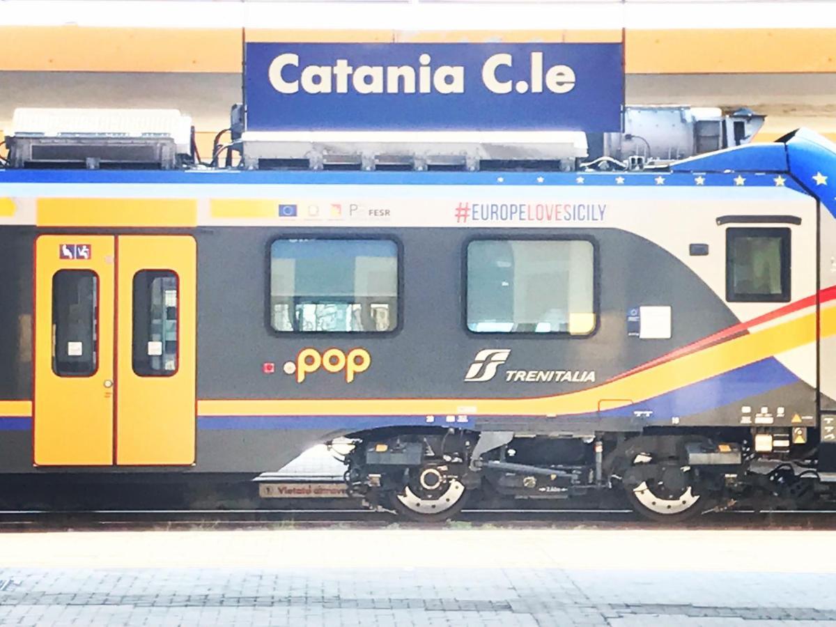 Binario 8 Catania Stazione Centrale מראה חיצוני תמונה